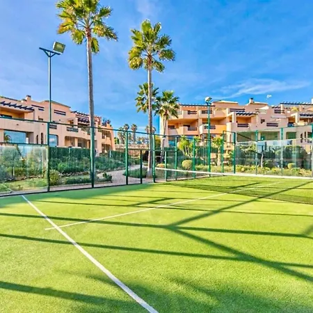 Golf Apartment *